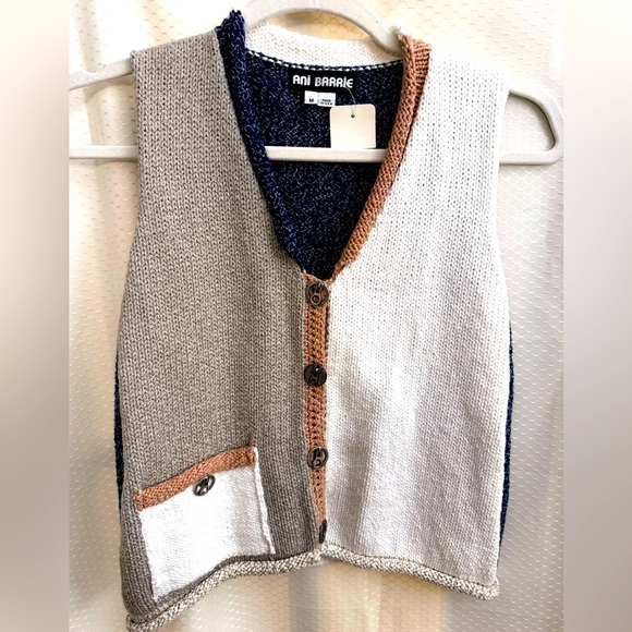 Ani Barrie Tops - Ani Barrie vest. Cotton, perfect for autumn size M